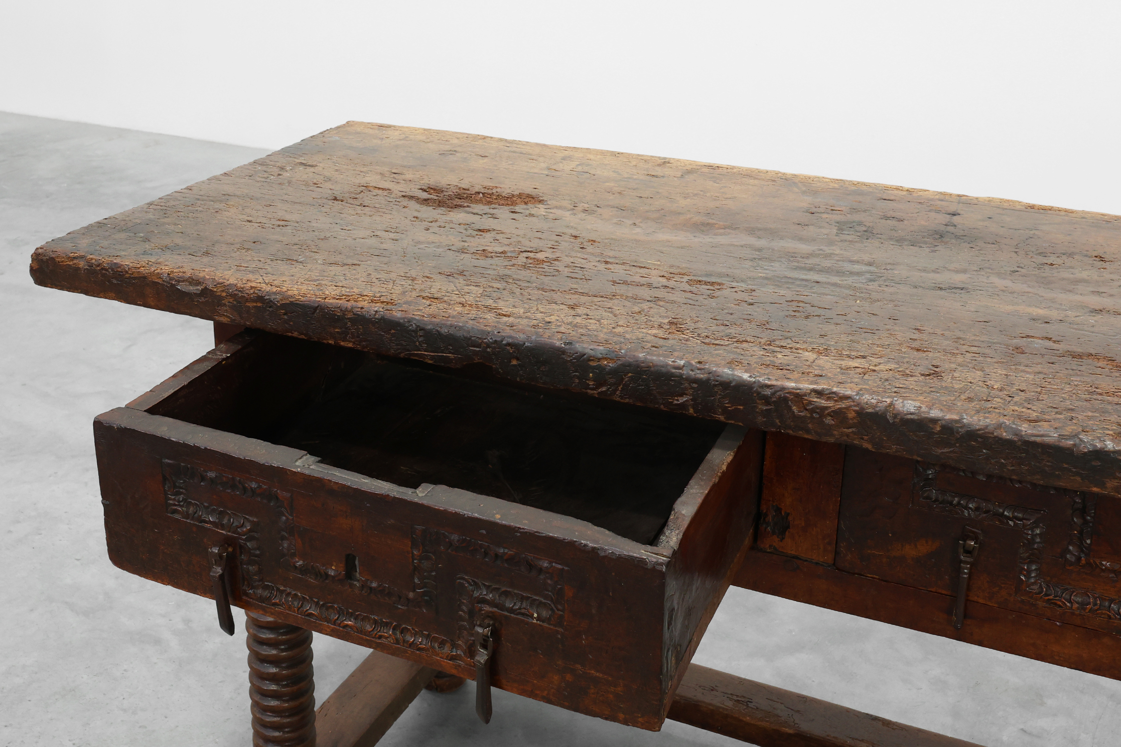 Spanish Oak Side Table or Console, 17th Centurythumbnail